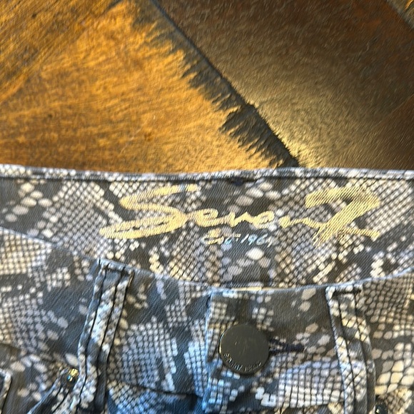 Seven7 snake skin pattern skinny pants size 10 - Picture 2 of 6